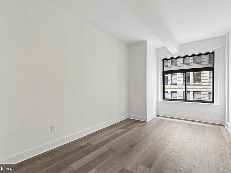 1500 Chestnut St #8G — Photo 11