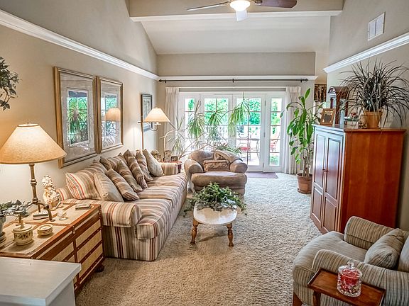 3rd image of 25609 Almendra Dr