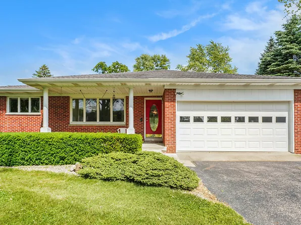 9591 Moon Rd, Saline, MI 48176