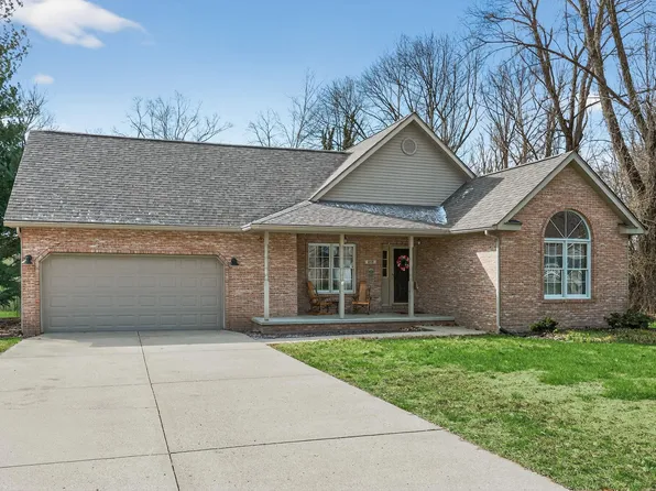 916 Poplar Cove Ct, Brownstown, IN 47220