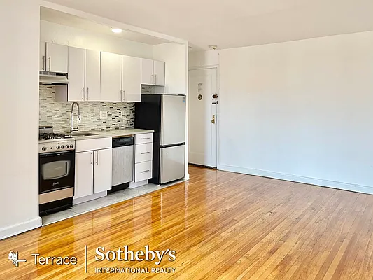 Rented by Terrace Sotheby's International Realty | media 10