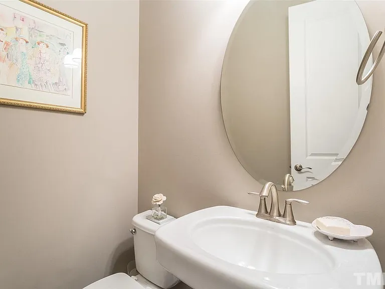 225 Penley Cir — Photo 13
