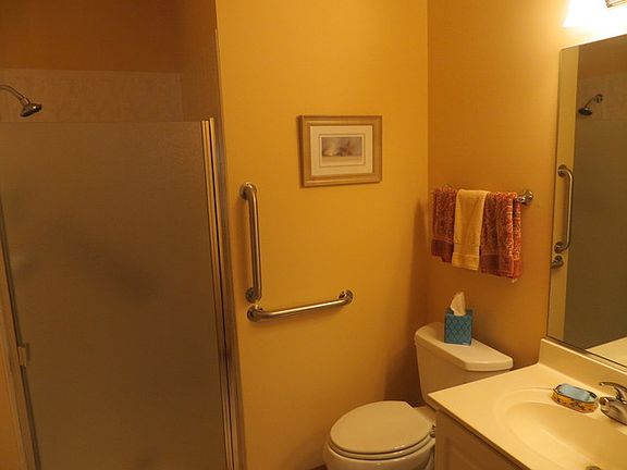 5th image of 74 Ashbrook Ct