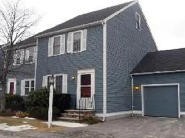 11 Whittier Meadows Dr, Amesbury, MA 01913