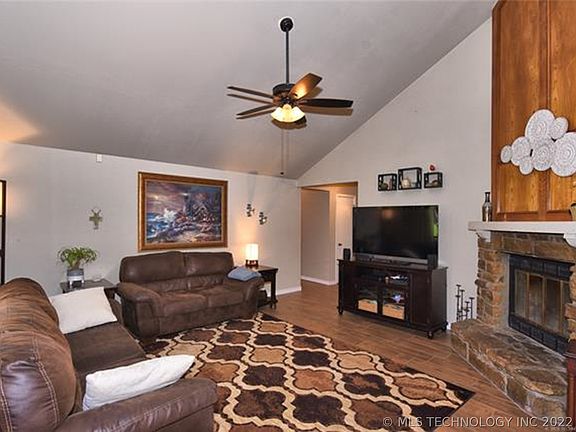 5th image of 3328 S 76th West Ave