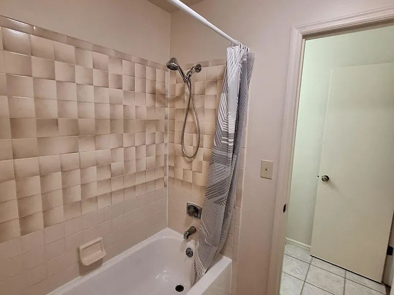 6111 SW 8th Pl — Photo 31