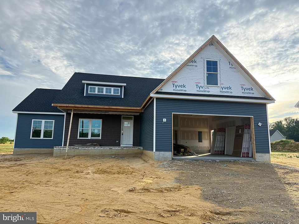 1st image of 371 Greenbrook Dr