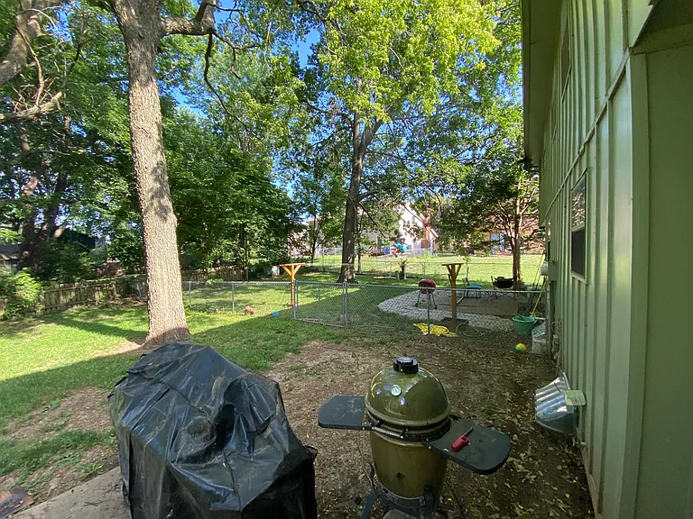 8343 Farley St — Photo 11