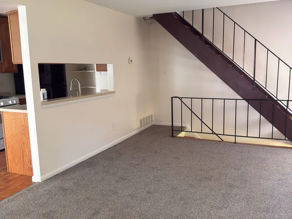 48 Ridgelawn Rd #D, Reisterstown, MD 21136