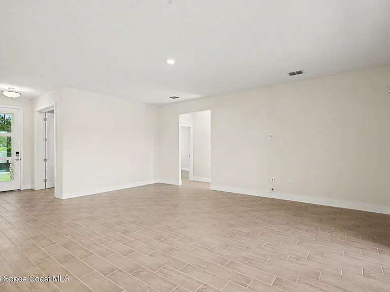 414 Caribbean St SE — Photo 28