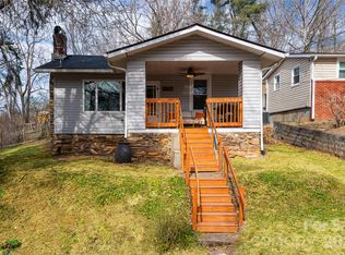 48 Wellington Dr, Asheville, NC 28804