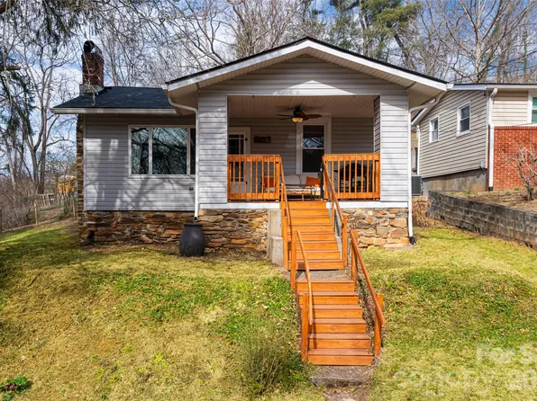 48 Wellington Dr, Asheville, NC 28804