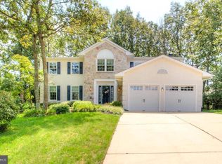 5 Ridge View Ct, Sicklerville, NJ 08081