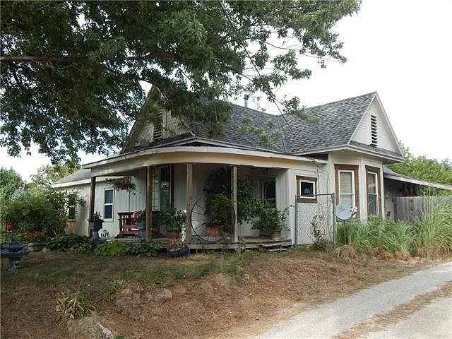 1st image of 3105 S 28th St