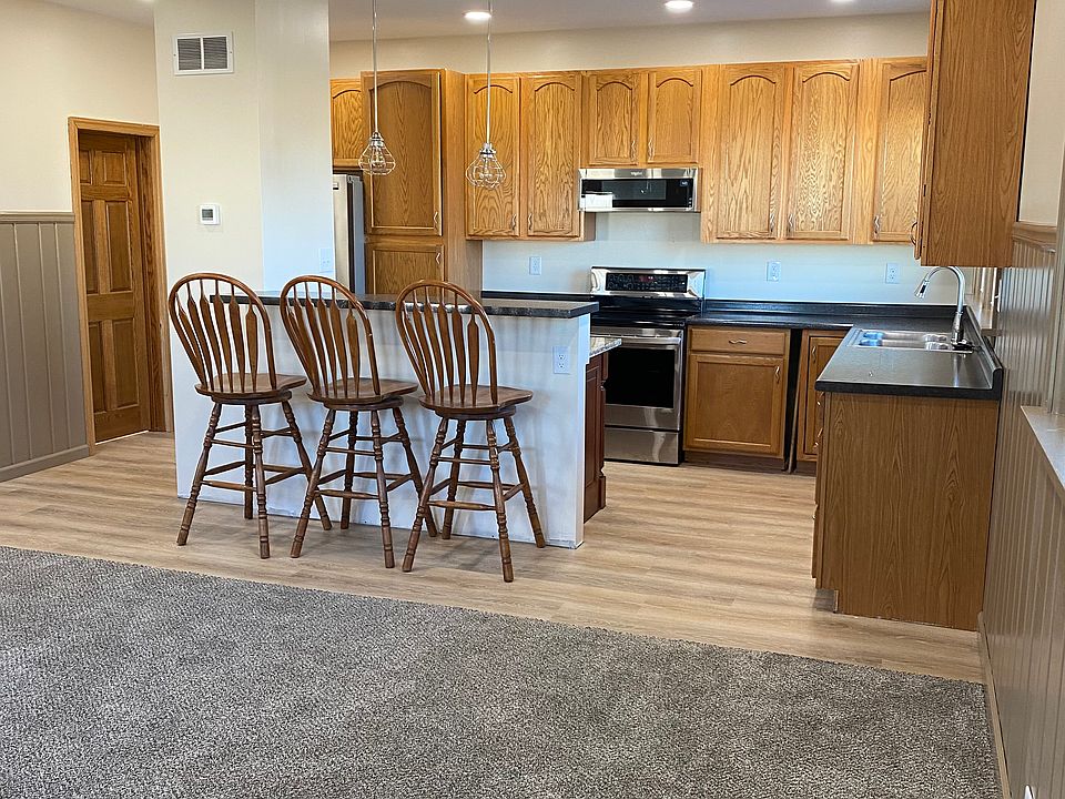 1st image of 105 Wapak St