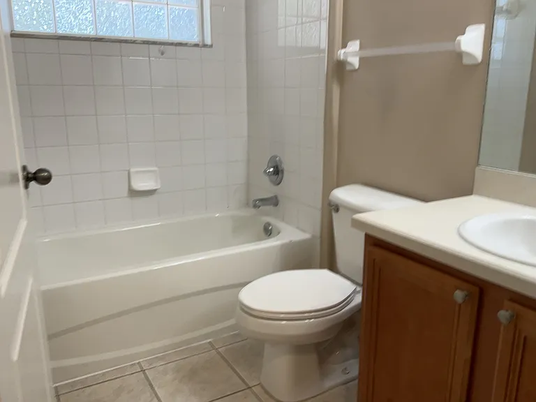 7415 Oxford Garden Cir — Photo 20