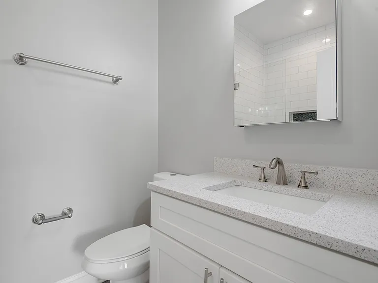 1105 7th St NE #2 — Photo 14
