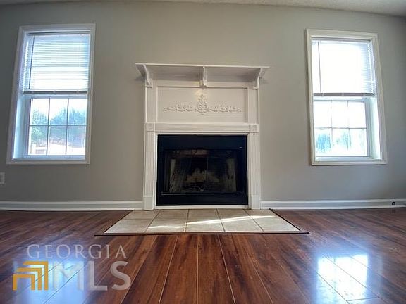 5th image of 45 Austin Woods Dr