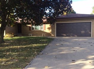 1704 Sharon Rd, Streator, IL 61364