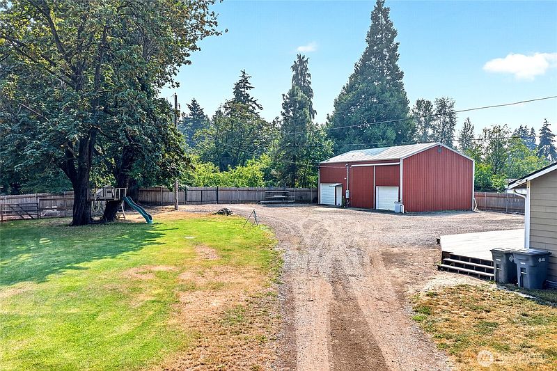 3rd image of 10516 36th Street E