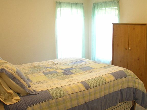 Guest bedroom