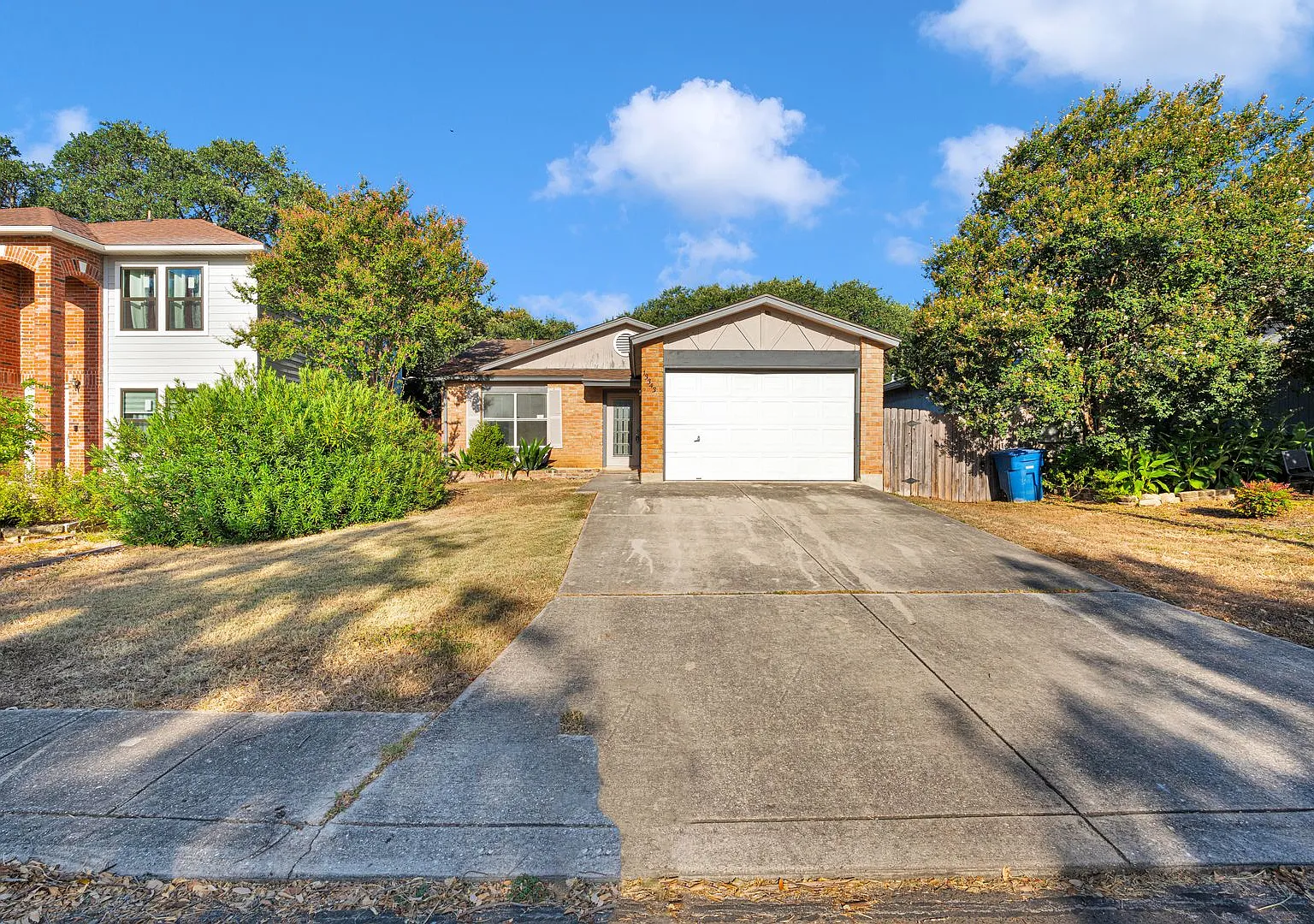 Charming 3BR/2BA Home Near UTSA 13343 Pecan Glade — Photo 2
