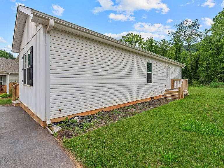 101 Quinn Hill Ln — Photo 6