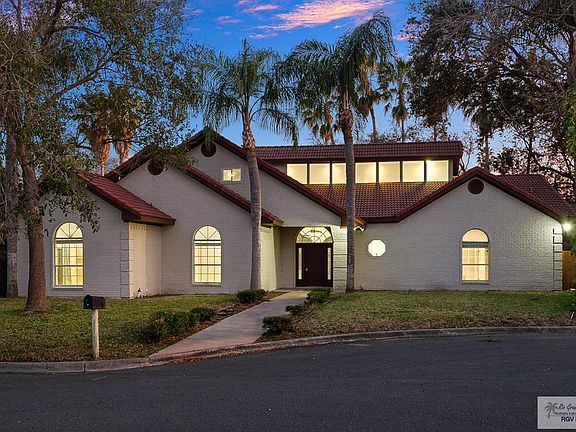 2nd image of 17236 Oakmount Cir
