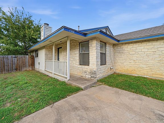 2nd image of 1304 Zephyr Ln