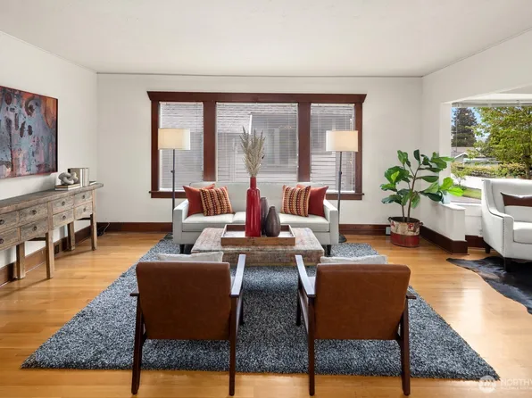 4522 3rd Avenue NW, Seattle, WA 98107