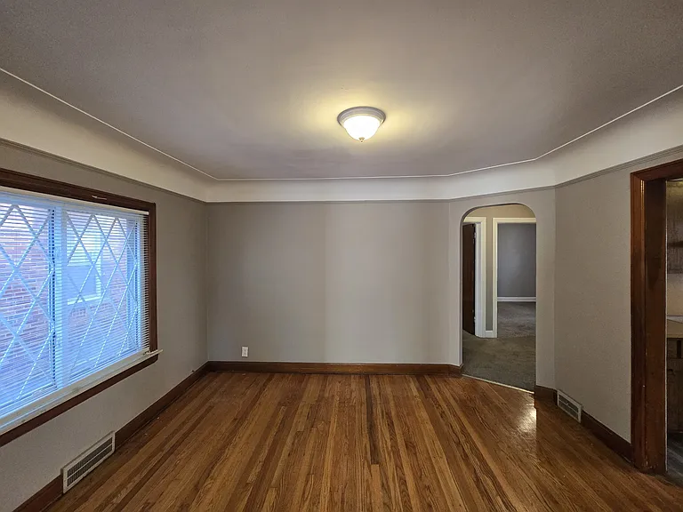 9657 E Outer Dr #1 — Photo 6
