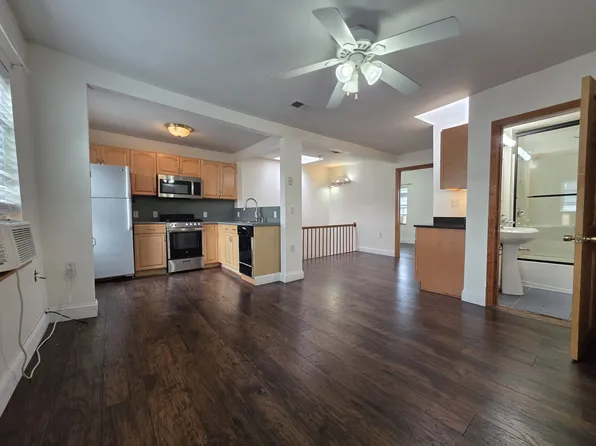 3 K Street Pl APT 3, South Boston, MA 02127