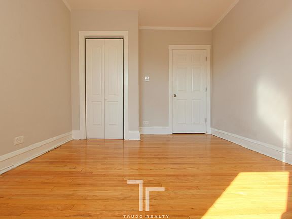 4th image of 2112 W Ainslie St APT 01S