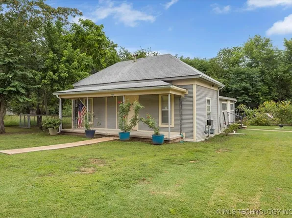 1201 S H St, Hugo, OK 74743