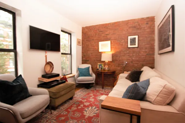 Rented by R New York | media 13