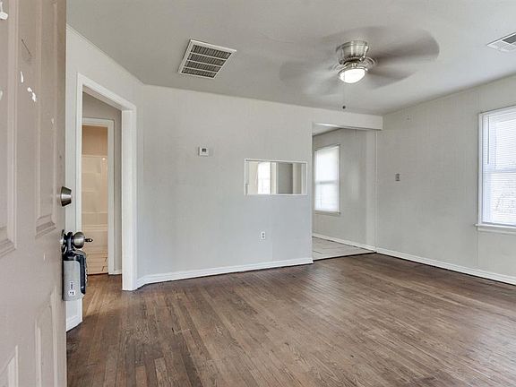 5th image of 2805 N Shadynook Way