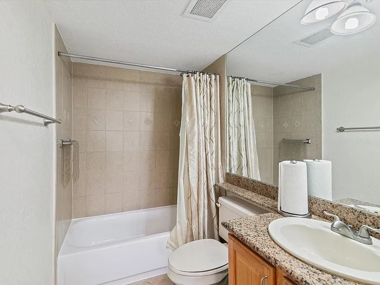 1515 E Broward Blvd #403 — Photo 11