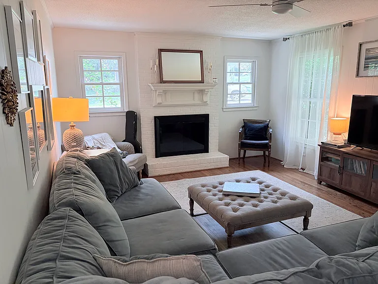 4924 Maplewood Dr — Photo 6