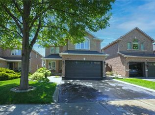 2400 Eden Valley Dr, Oakville, ON L6H 6K9