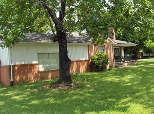 76 6th St, Andrews, NC 28901