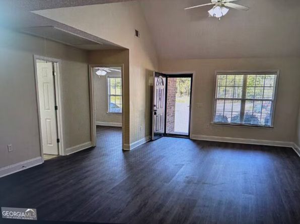 110 Lakeview Commons Dr