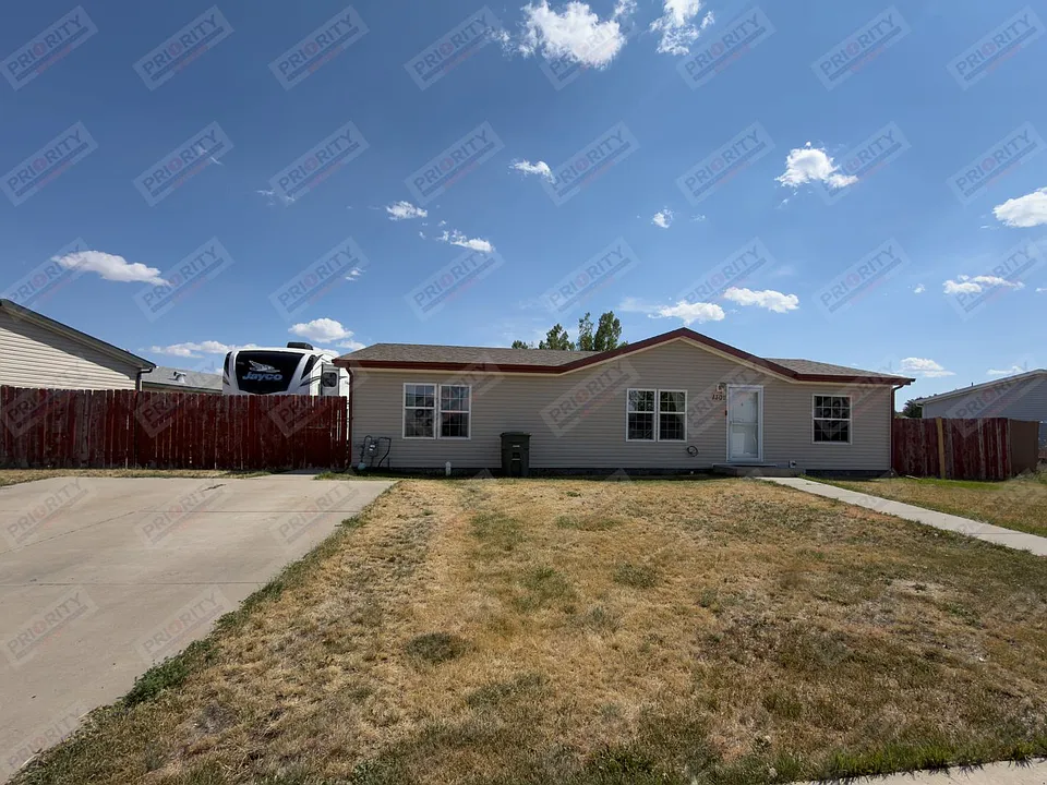 1302 Orchid Ln