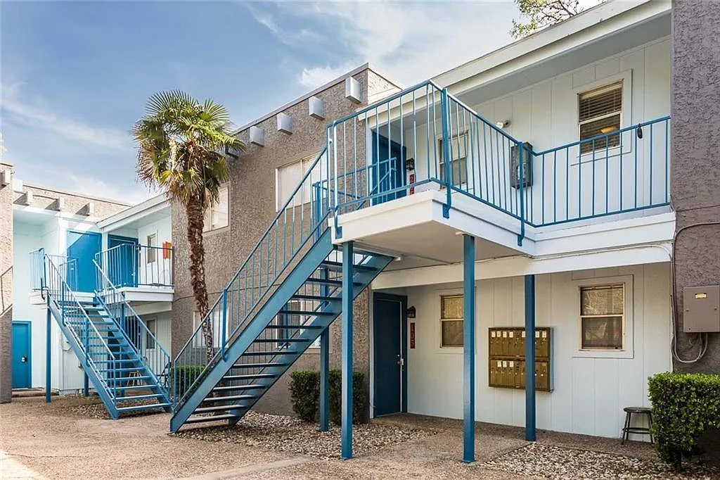 1 bed, 1.0 bath, 400 sqft, $925 — Photo 1