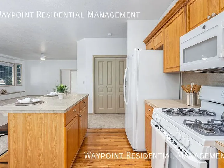9640 W Sleepy Hollow Ln — Photo 19
