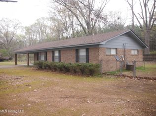 902 S Van Buren St, Carthage, MS 39051