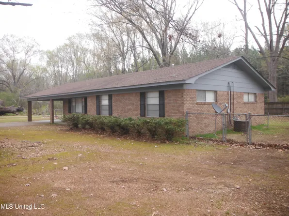 902 S Van Buren St, Carthage, MS 39051