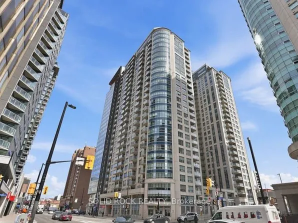 242 Rideau St, Ottawa, ON