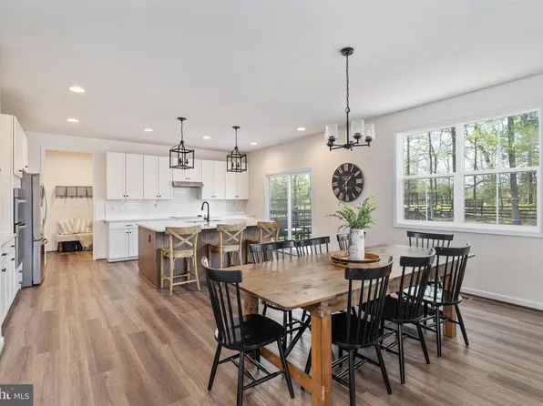 191 Moffett Ln, Fredericksburg, VA 22406