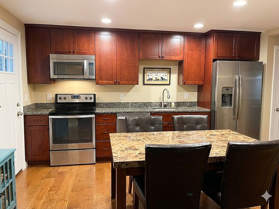 1st image of 51 West St Floor 2