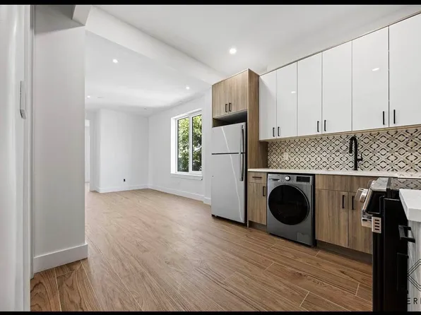 363 Hawthorne Street image 1 of 6